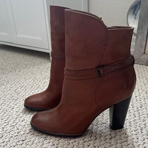 FRYE AND CO. Chestnut Heeled Boots